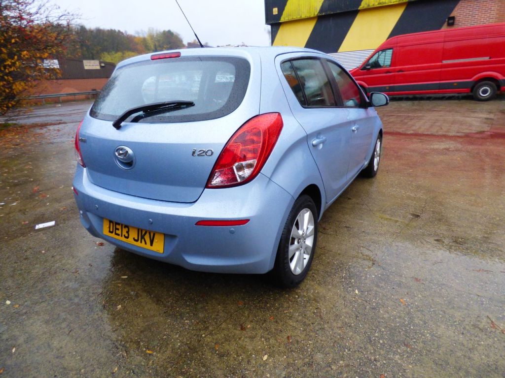 Used Hyundai i20 2013 for sale - 76508800: Photo 9
