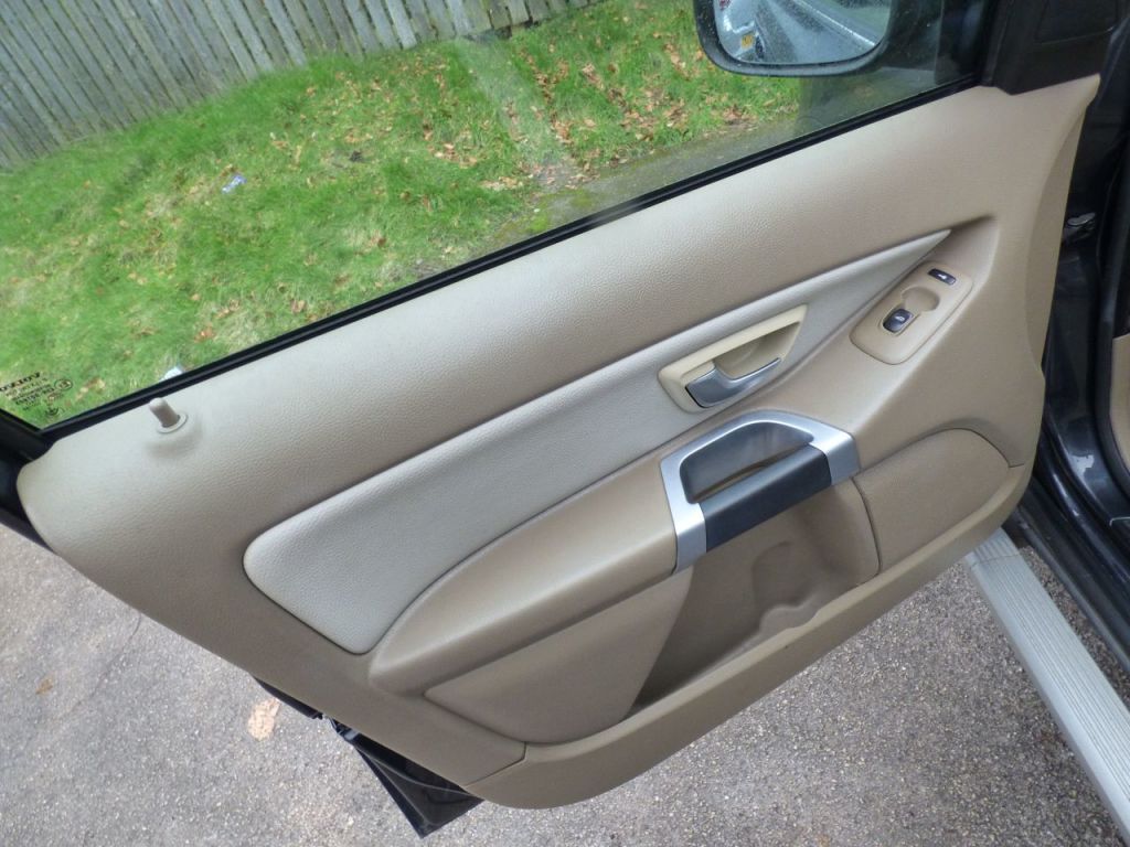 Used Volvo XC90 2010 for sale - 77679917: Photo 25