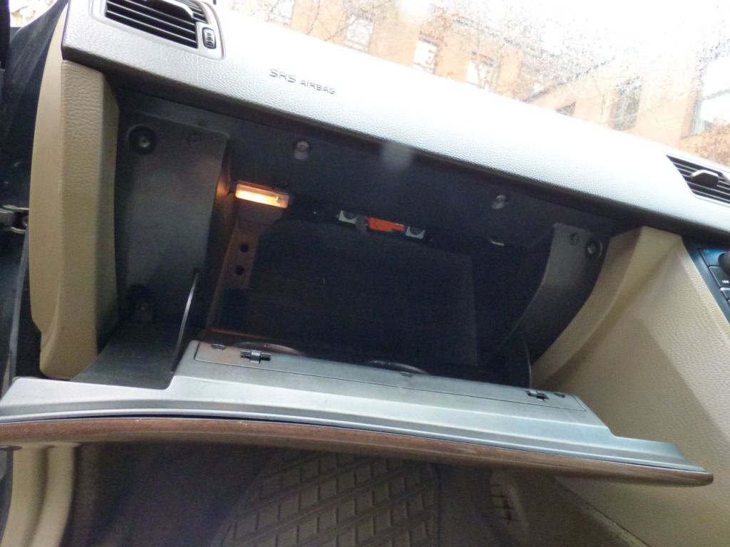 Used Volvo XC90 2010 for sale - 77679917: Photo 28