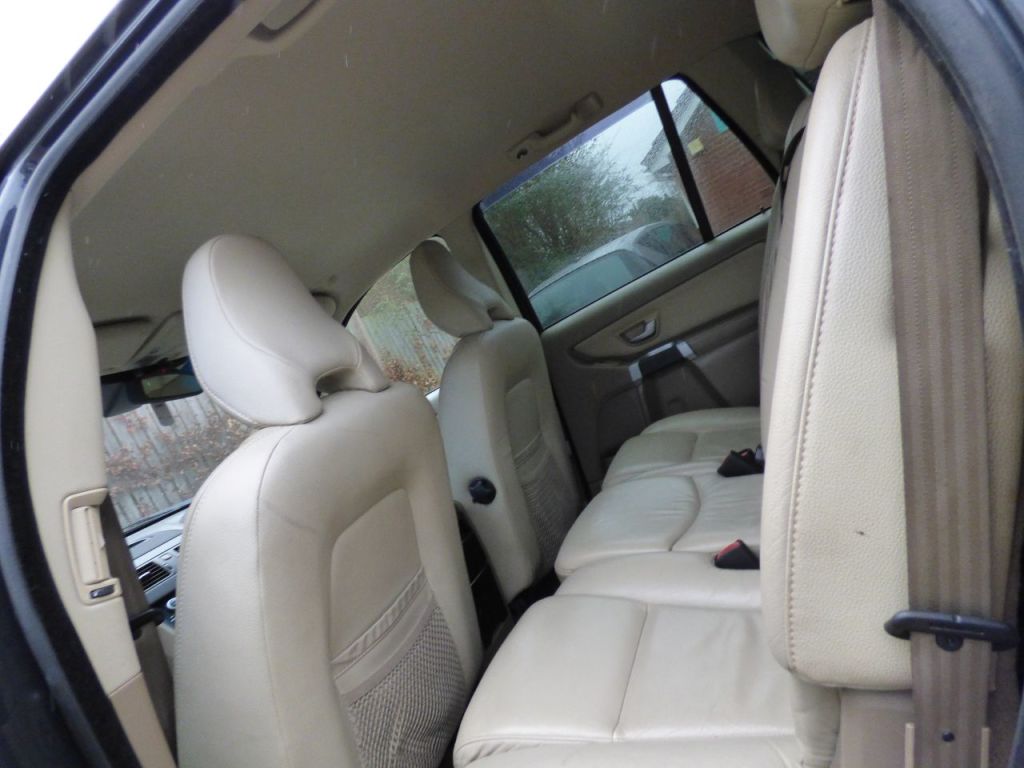 Used Volvo XC90 2010 for sale - 77679917: Photo 30