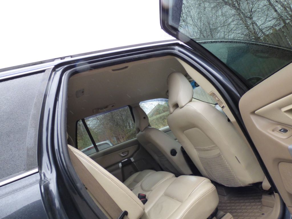 Used Volvo XC90 2010 for sale - 77679917: Photo 32