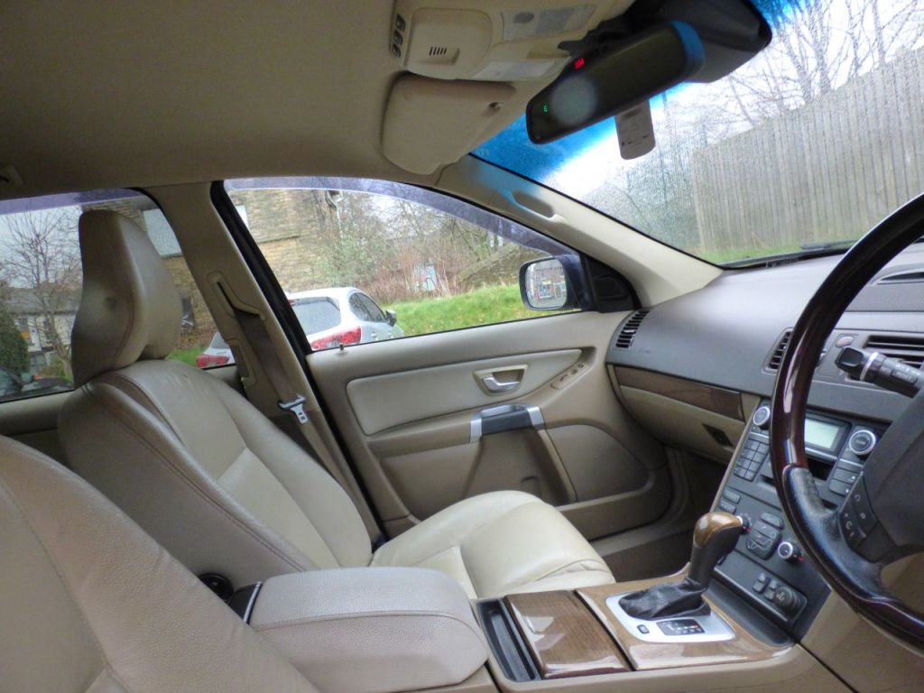 Used Volvo XC90 2010 for sale - 77679917: Photo 37