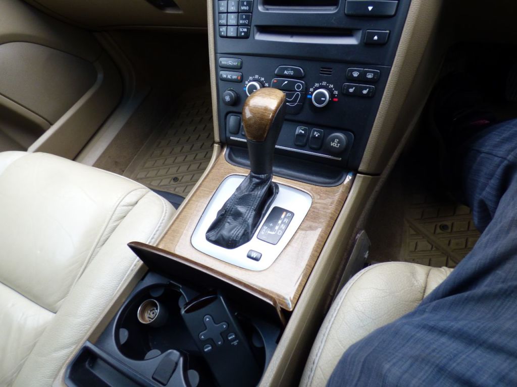 Used Volvo XC90 2010 for sale - 77679917: Photo 47