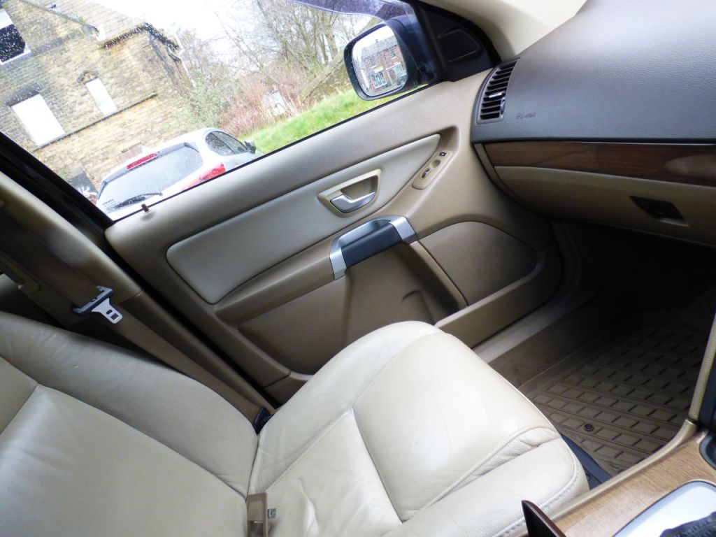 Used Volvo XC90 2010 for sale - 77679917: Photo 49