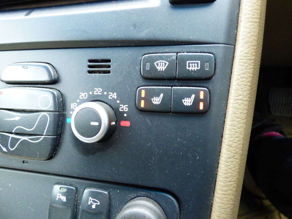 Used Volvo XC90 2010 for sale - 77679917: Photo 52