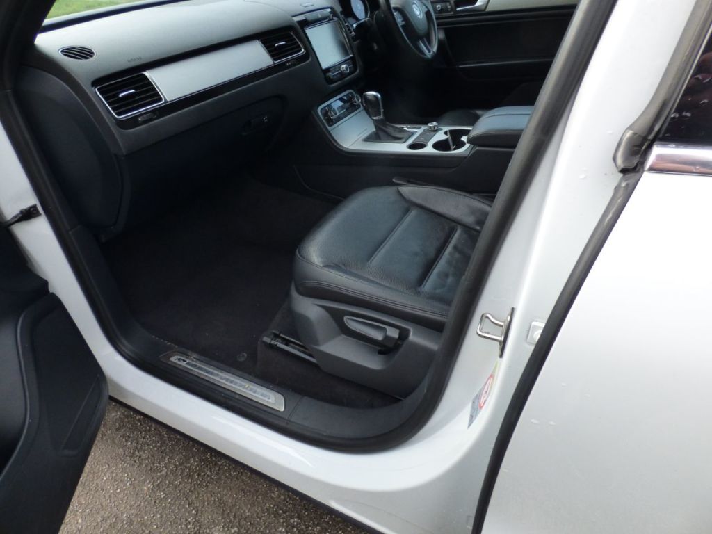 Used Volkswagen Touareg 2013 for sale - 77631489: Photo 14