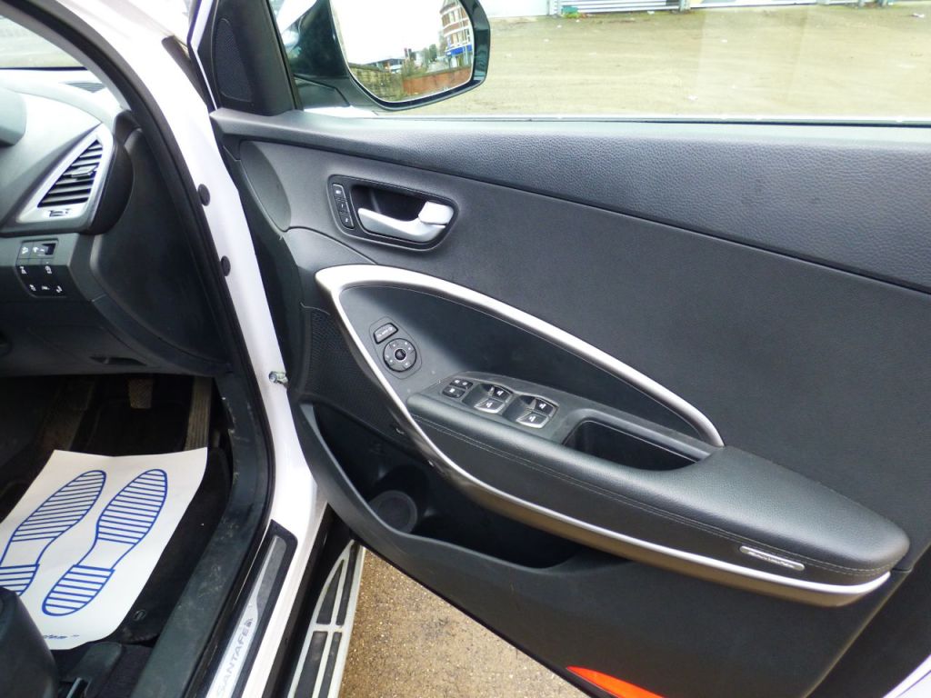 Used Hyundai Santa Fe 2016 for sale - 77165833: Photo 27