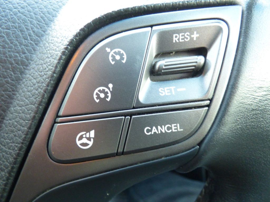 Used Hyundai Santa Fe 2016 for sale - 77165833: Photo 32