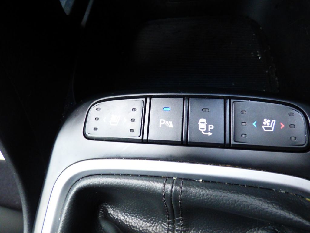 Used Hyundai Santa Fe 2016 for sale - 77165833: Photo 48