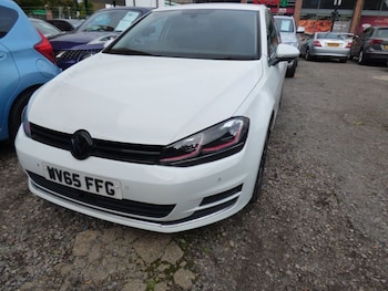 Used Volkswagen Golf 2015 for sale - 76018500: Photo