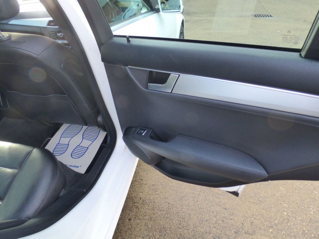 Used Mercedes-Benz C Class 2013 for sale - 77394089: Photo 16