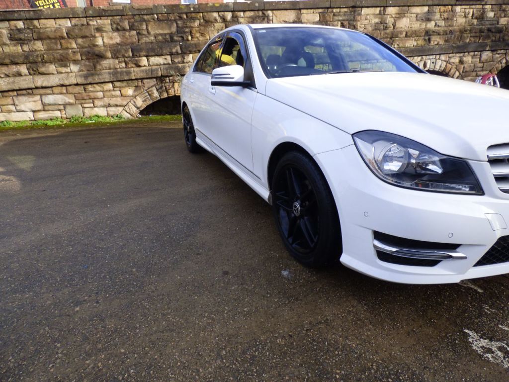Used Mercedes-Benz C Class 2013 for sale - 77394089: Photo 2