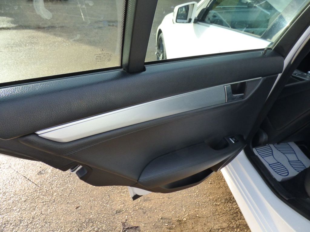 Used Mercedes-Benz C Class 2013 for sale - 77394089: Photo 20