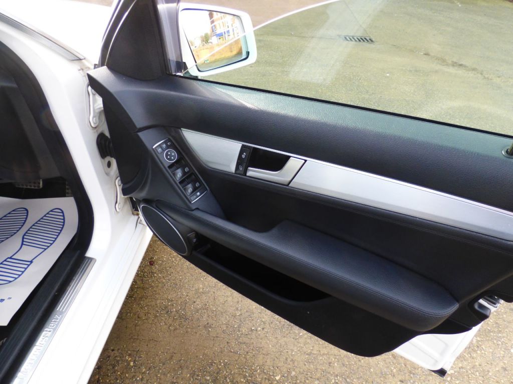 Used Mercedes-Benz C Class 2013 for sale - 77394089: Photo 25
