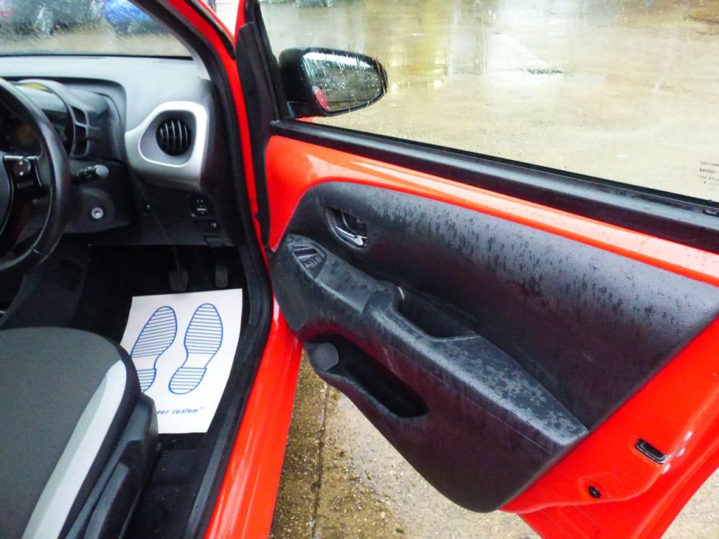 Used Toyota AYGO 2018 for sale - 77399612: Photo 23