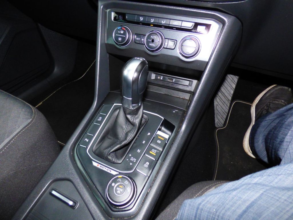 Used Volkswagen Tiguan 2016 for sale - 76526988: Photo 27