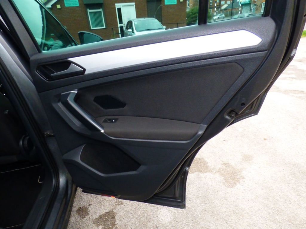 Used Volkswagen Tiguan 2016 for sale - 76526988: Photo 31