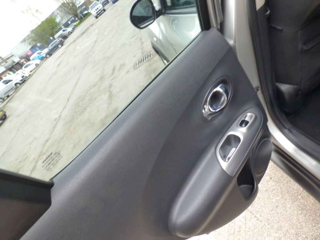 Used Nissan Juke 2010 for sale - 78082176: Photo 37