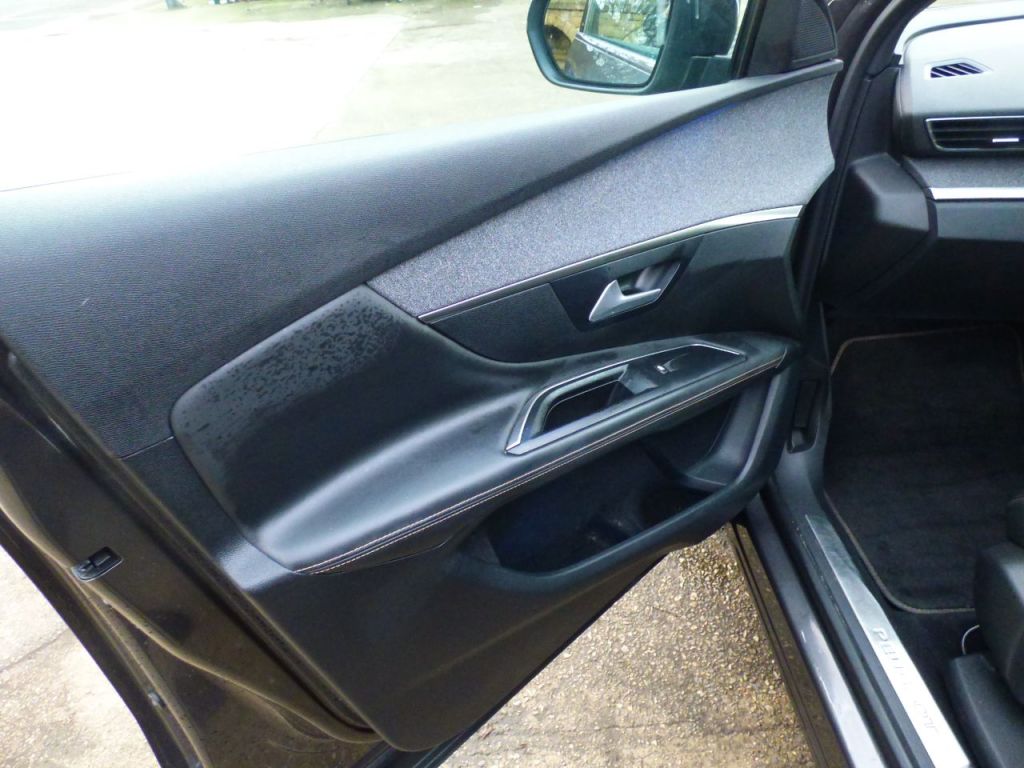 Used Peugeot 3008 2017 for sale - 77200623: Photo 17