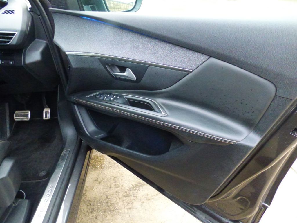 Used Peugeot 3008 2017 for sale - 77200623: Photo 20