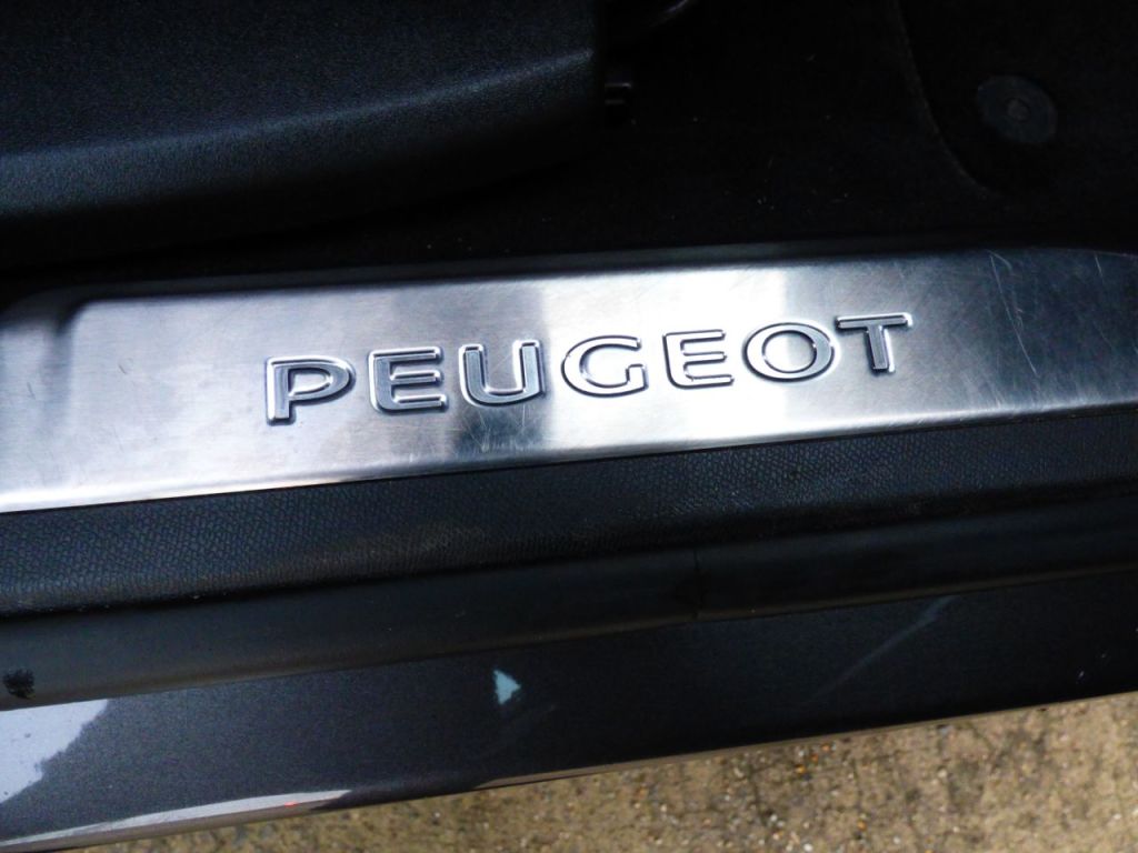 Used Peugeot 3008 2017 for sale - 77200623: Photo 21