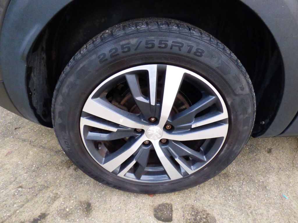 Used Peugeot 3008 2017 for sale - 77200623: Photo 5