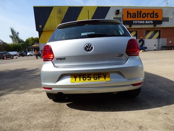 Used Volkswagen Polo 2015 for sale - 75572884: Photo