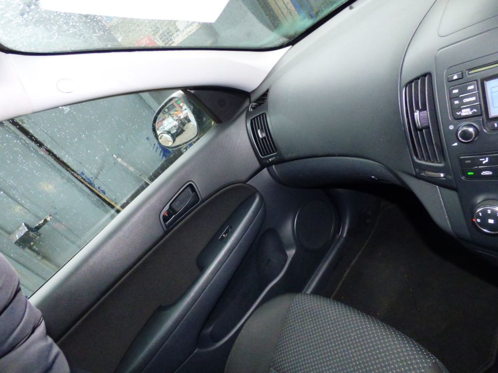 Used Hyundai i30 2010 for sale - 76616987: Photo 25