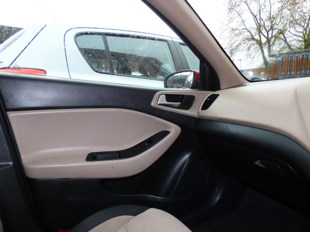 Used Hyundai i20 2015 for sale - 76535073: Photo 18