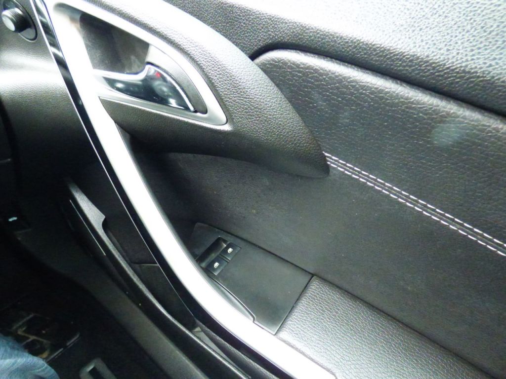 Used Vauxhall Astra GTC 2013 for sale - 76526991: Photo 18