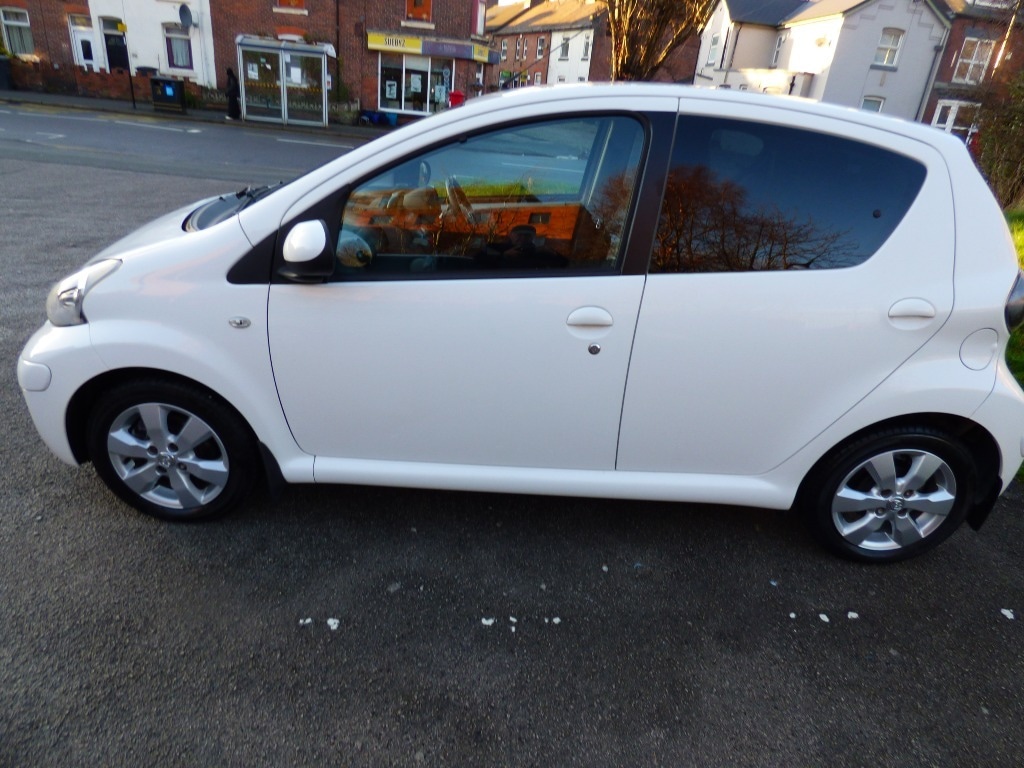 Used Toyota AYGO 2012 for sale - 76961727: Photo 18