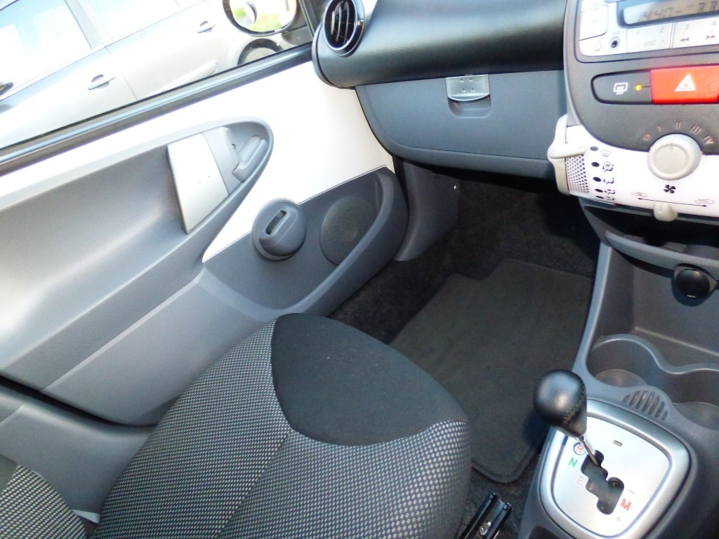 Used Toyota AYGO 2012 for sale - 76961727: Photo 4