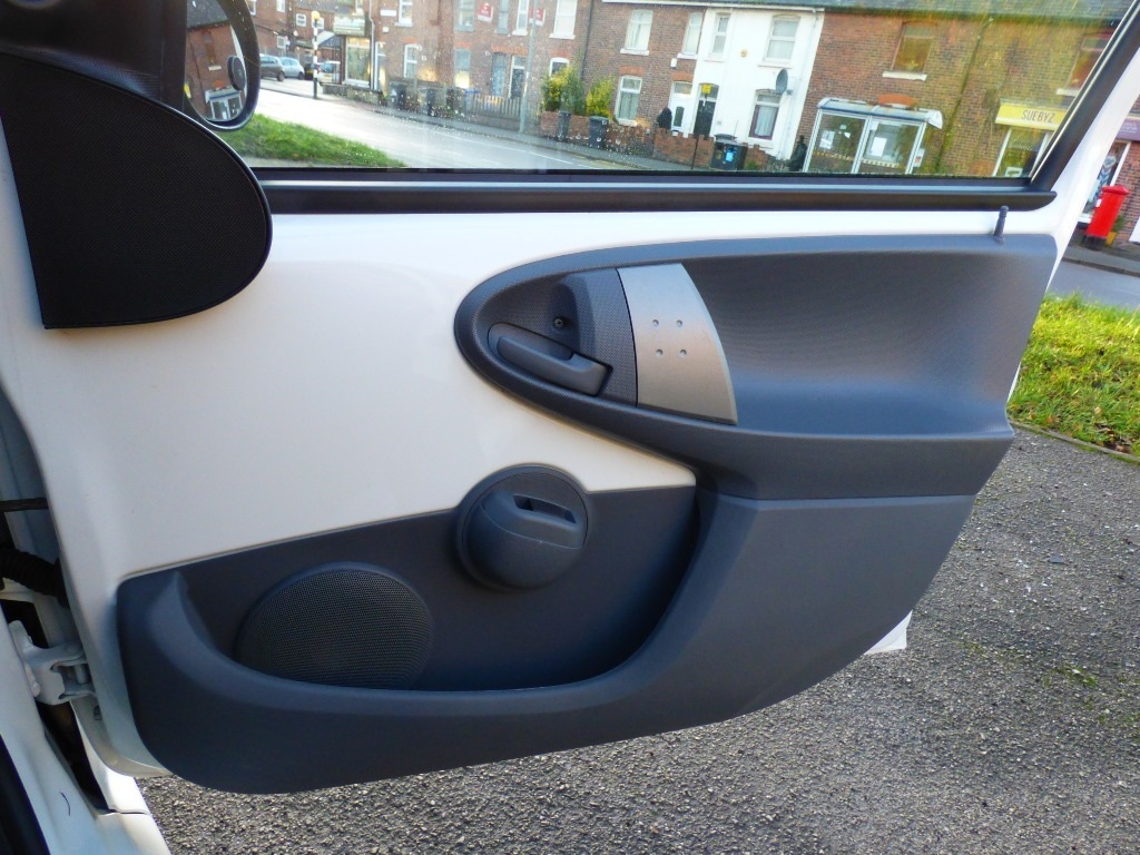 Used Toyota AYGO 2012 for sale - 76961727: Photo 7