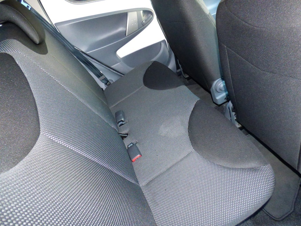 Used Toyota AYGO 2012 for sale - 76961727: Photo 9