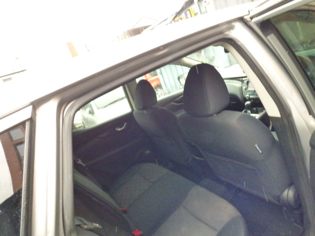 Used Nissan Qashqai 2016 for sale - 77679904: Photo 17