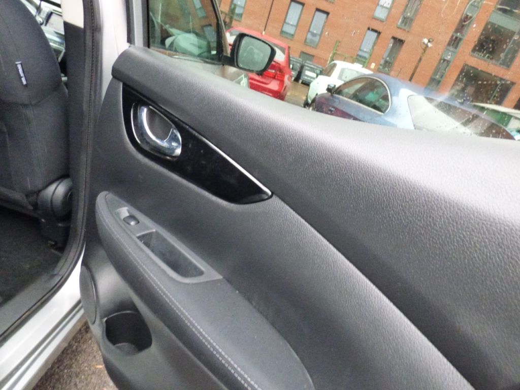 Used Nissan Qashqai 2016 for sale - 77679904: Photo 18