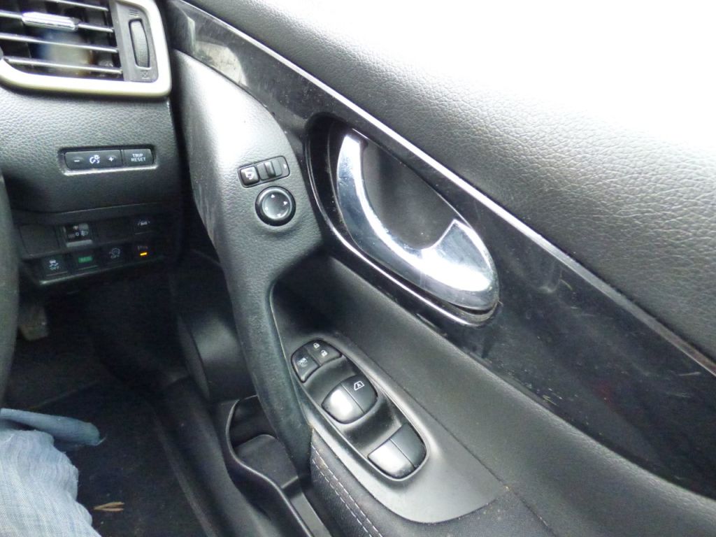 Used Nissan Qashqai 2016 for sale - 77679904: Photo 31