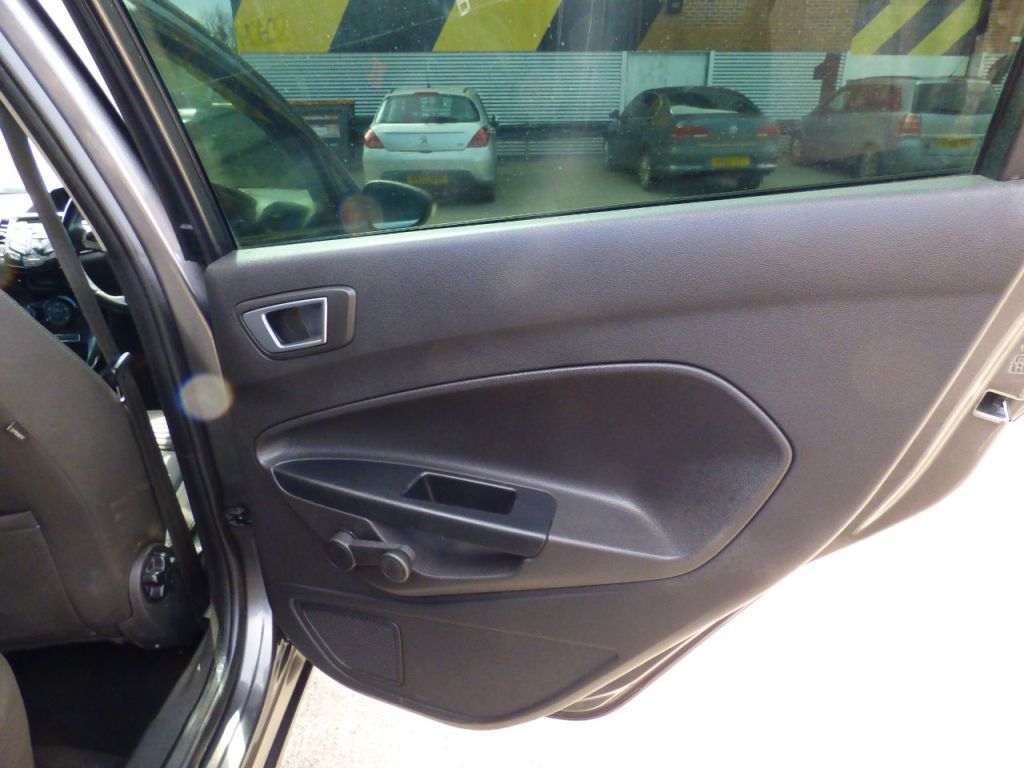 Used Ford Fiesta 2015 for sale - 78082180: Photo 28