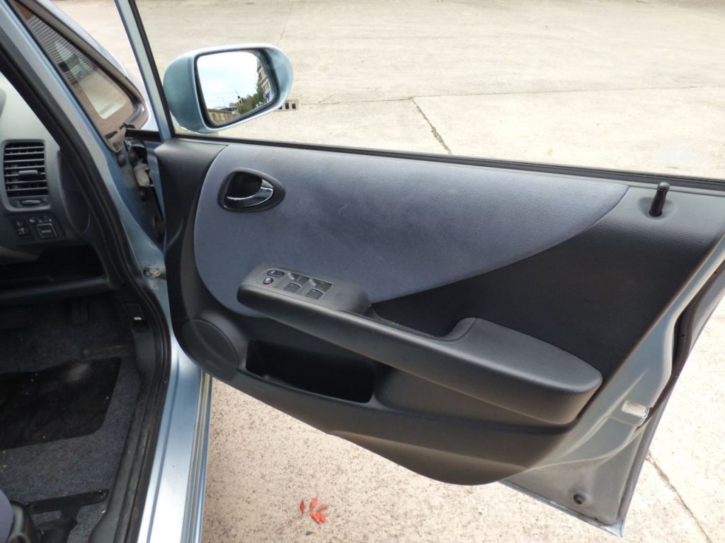 Used Honda Jazz 2006 for sale - 76162551: Photo 15