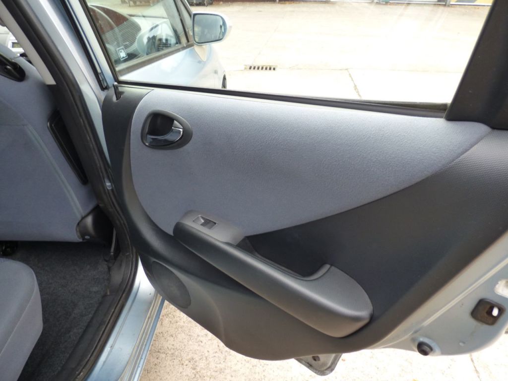 Used Honda Jazz 2006 for sale - 76162551: Photo 17