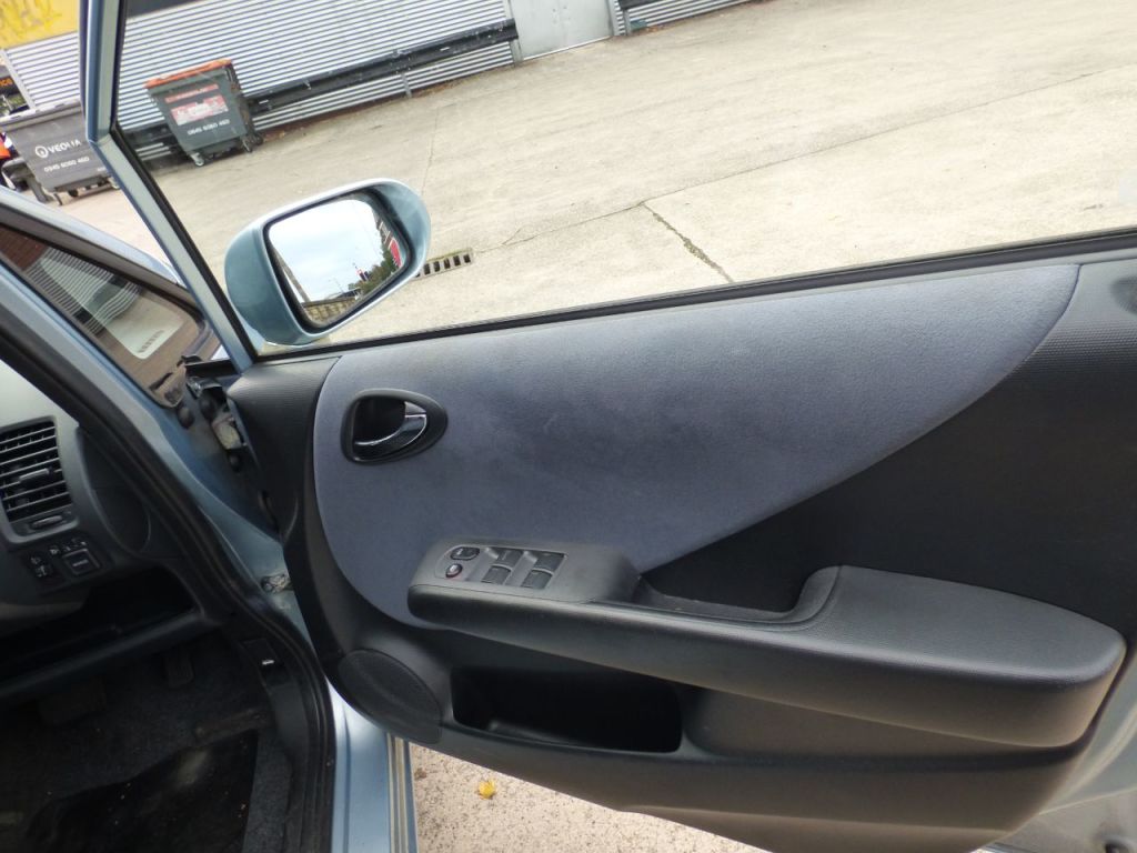 Used Honda Jazz 2006 for sale - 76162551: Photo 18