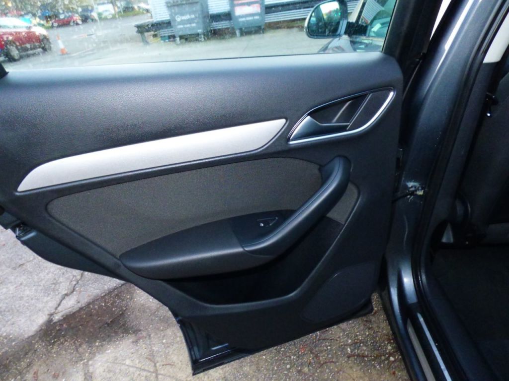 Used Audi Q3 2014 for sale - 76569343: Photo 16