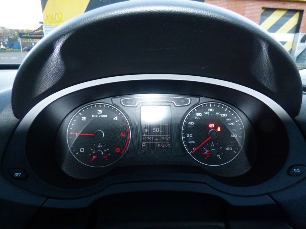 Used Audi Q3 2014 for sale - 76569343: Photo 29