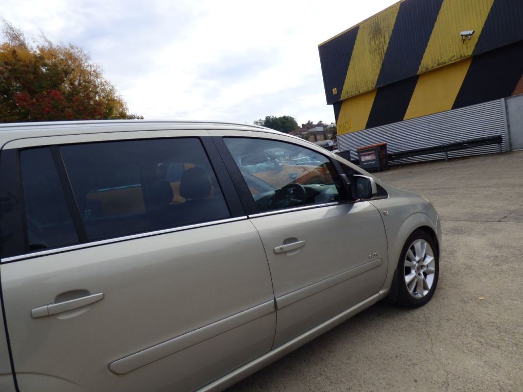 Used Vauxhall Zafira 2010 for sale - 76162574: Photo 11