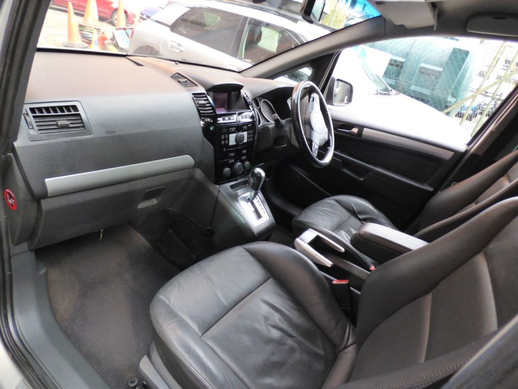 Used Vauxhall Zafira 2010 for sale - 76162574: Photo 34