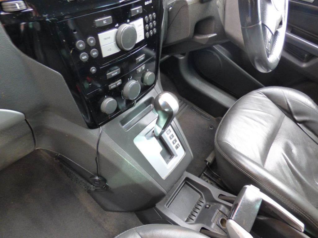 Used Vauxhall Zafira 2010 for sale - 76162574: Photo 35
