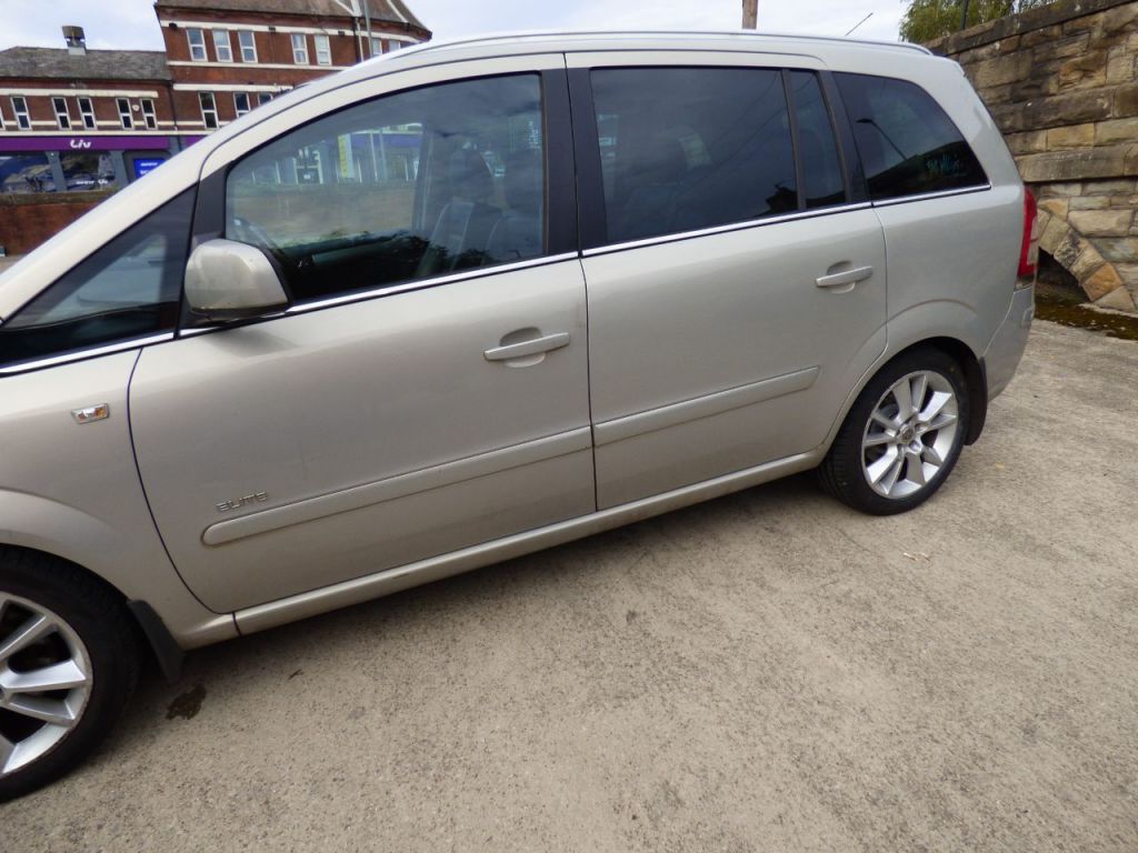 Used Vauxhall Zafira 2010 for sale - 76162574: Photo 4