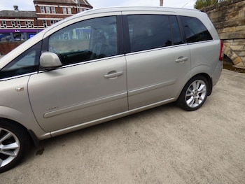 Used Vauxhall Zafira 2010 for sale - 76162574: Photo 4