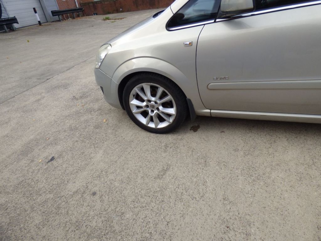 Used Vauxhall Zafira 2010 for sale - 76162574: Photo 5