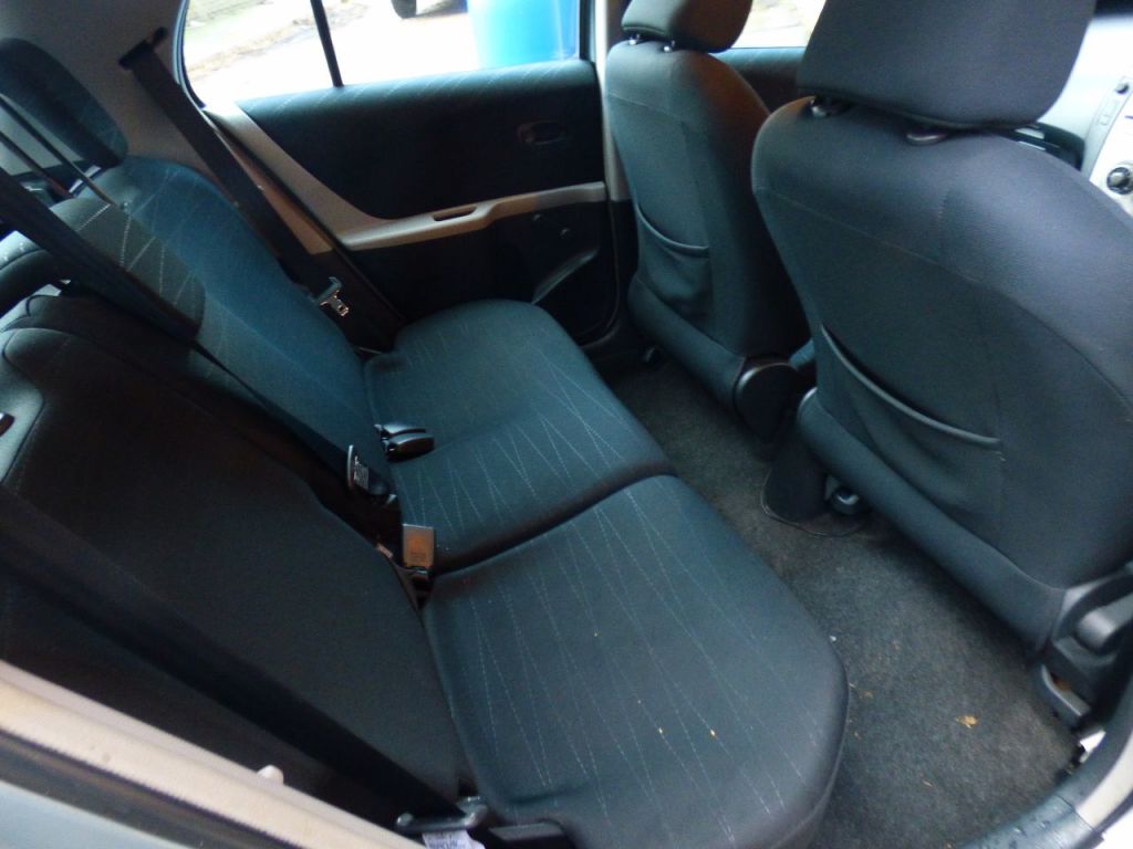 Used Toyota Yaris 2006 for sale - 77020270: Photo 25